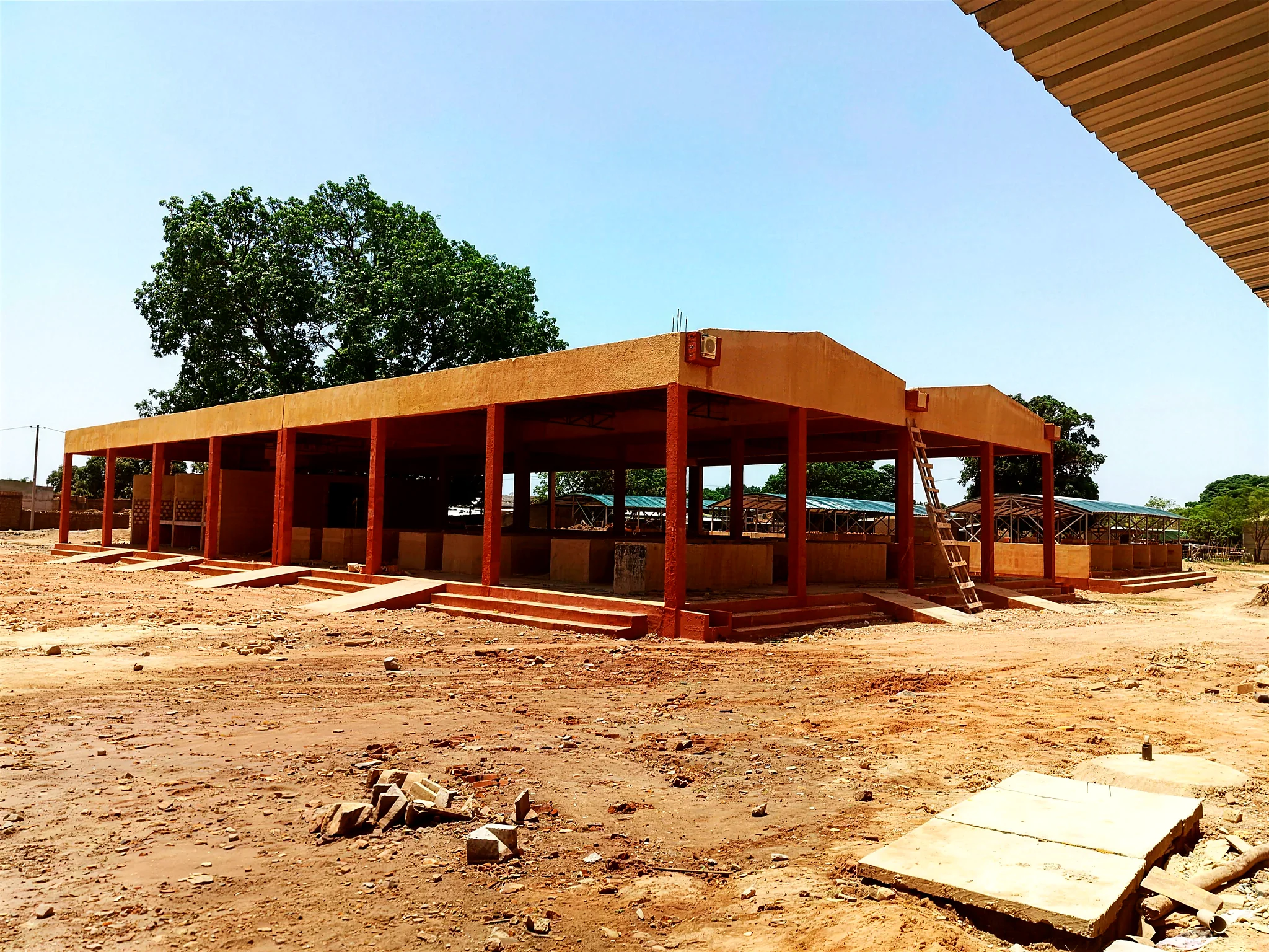 Charpente du bâtiment de chantier